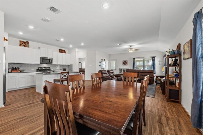 Photo - 1232 Matt Ln