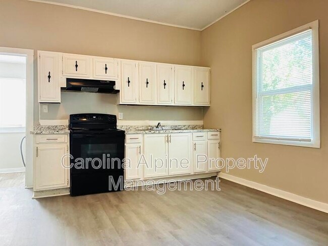 Photo - 104 Miller St