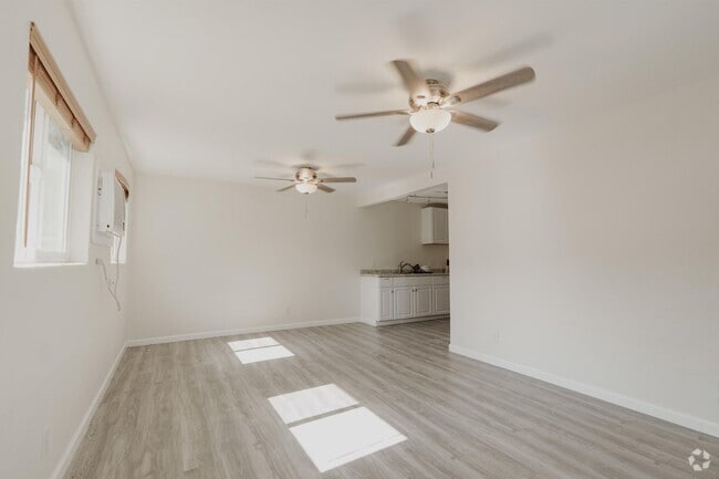 Building Photo - 683 Vermont Ave Unit 683 Vermont Avenue Rental