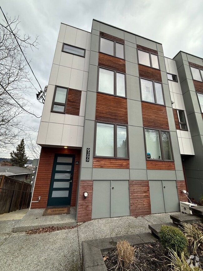 Building Photo - Modern 2-Bedroom Townhome in the Heart of ...