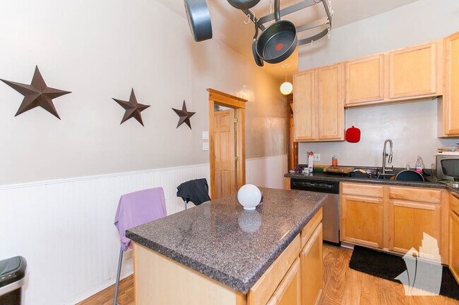 Photo - 3336 N Sheffield Ave Unit 3