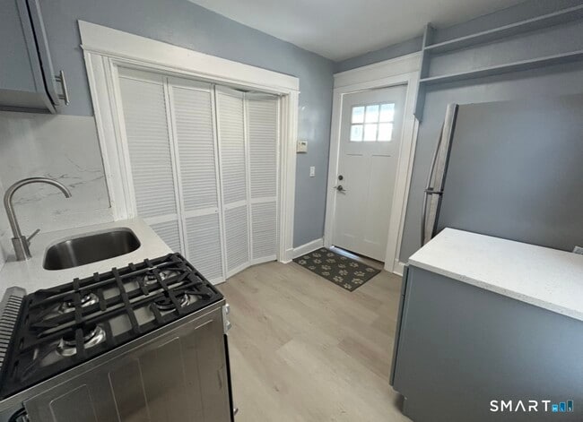 Photo - 98 Wolcott St