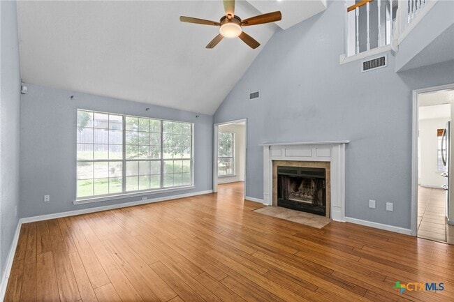 Building Photo - 714 Silver Creek Dr
