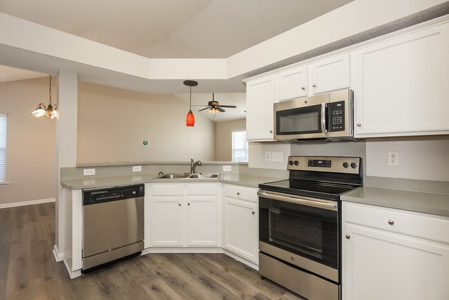 Photo - 5832 Mahogany Pl SW