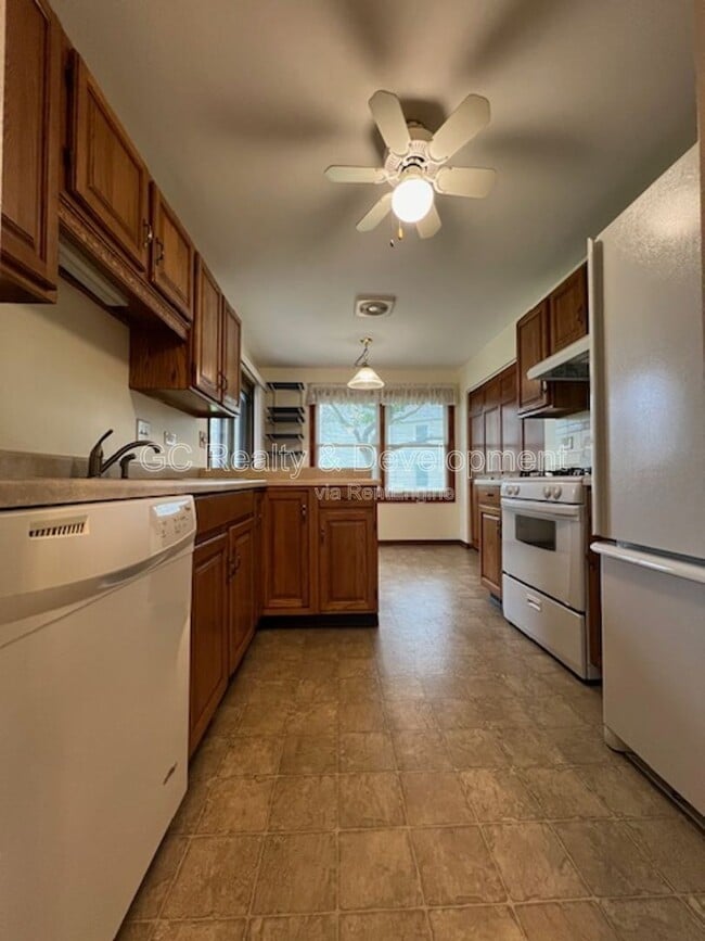 Photo - 0N155 Windermere Rd Unit 1001 1001