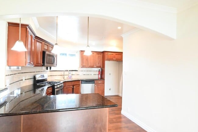 Photo - 18214 Yukon Ave