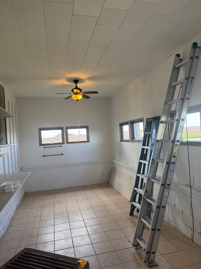 Photo - 10530 E 1500 North Rd
