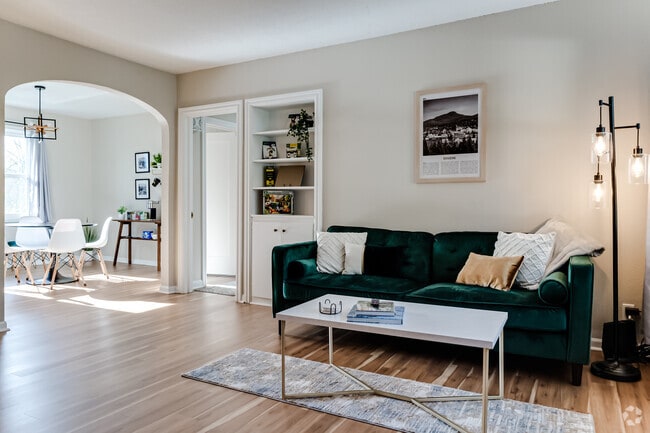Building Photo - 210 E 3rd Ave Unit A fully furnished Rental