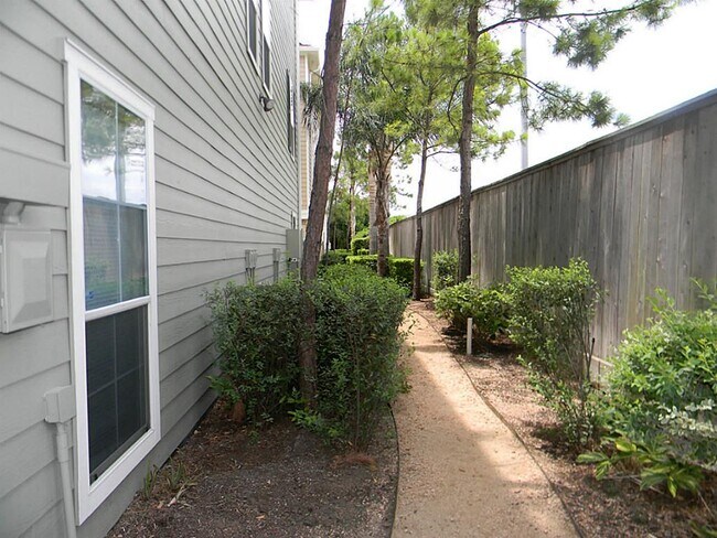 Photo - 3001 Murworth Dr