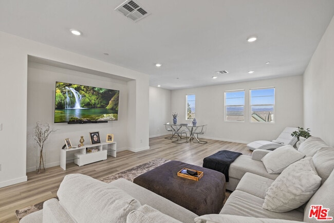 Building Photo - 27109 Vly Oak Pl Rental
