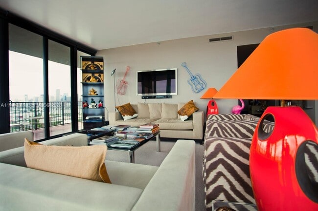 Photo - 1000 Venetian Way Unidad 1501