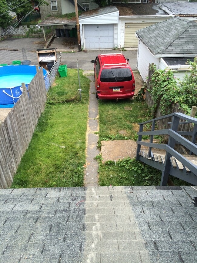 Photo - Spacious 3 Bedroom Apartment in East York City SD