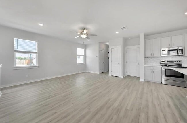 Photo - 300 Old Trinity Way