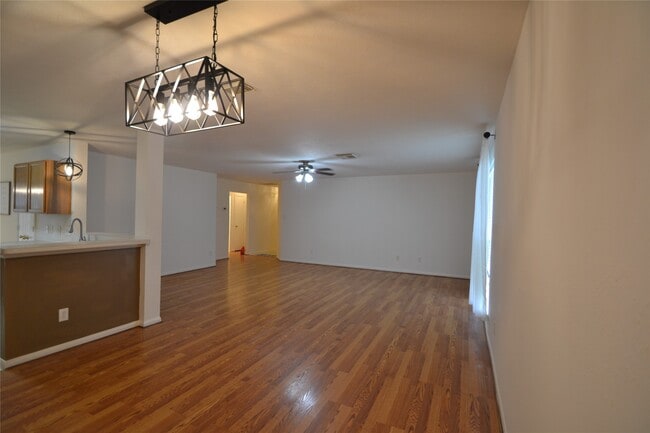 Building Photo - 5126 Riverwood Dr