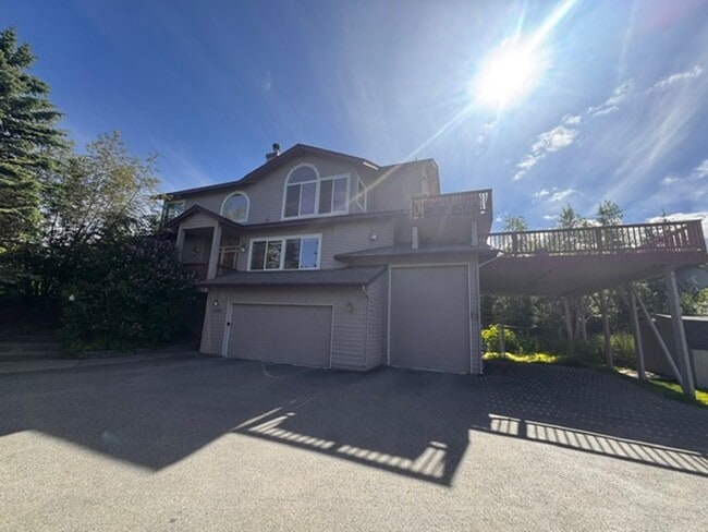 Building Photo - 5 bedroom, 4.5 bathroom home in Hilltop with breathtaking mountain views