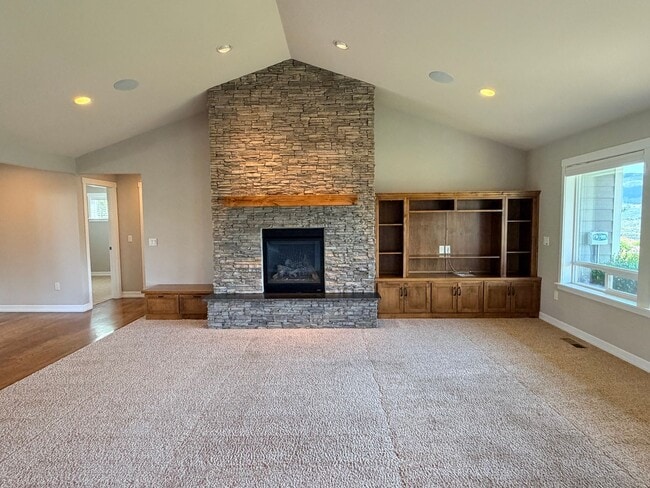 Photo - Luxury, golf course living with VIEWS! 3+ bed, 3 bath, three car garage and so much more!