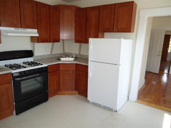 Building Photo - 42 Derby St Unit 3 Rental