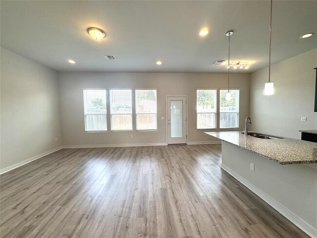 Photo - 15102 Ryman Rd