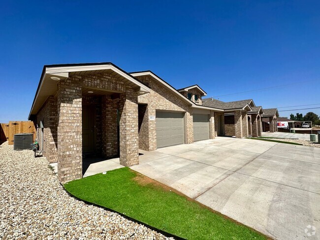 Building Photo - Stylish and Modern 3-Bedroom Duplex for Re... Rental