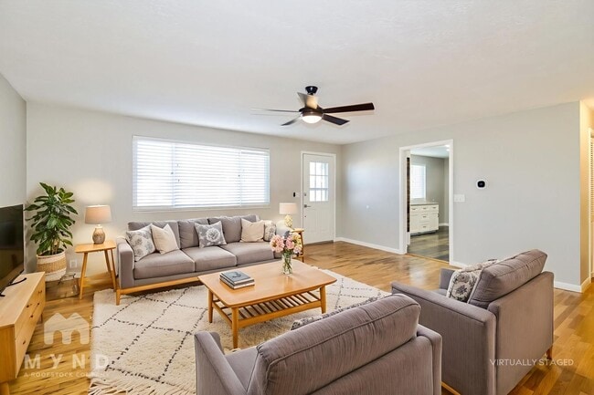 Photo - 381 Marquette Dr