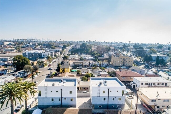 Photo - 4820 St Charles Pl