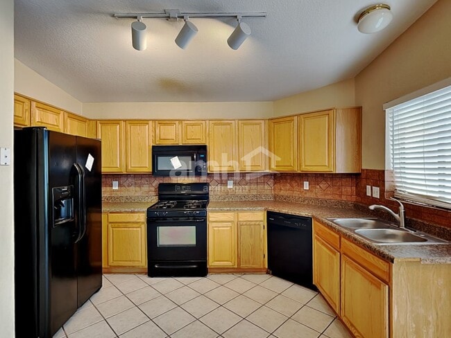 Photo - 1566 W Breakwell St