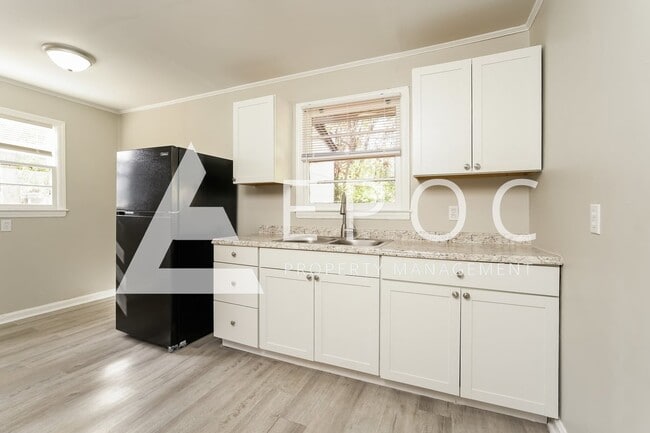 Photo - 1508 Willow Rd