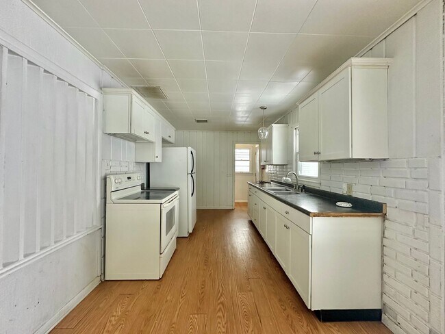 Photo - 833 Westmoreland Ave