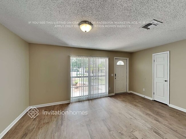 Photo - 106 Euclid Loop