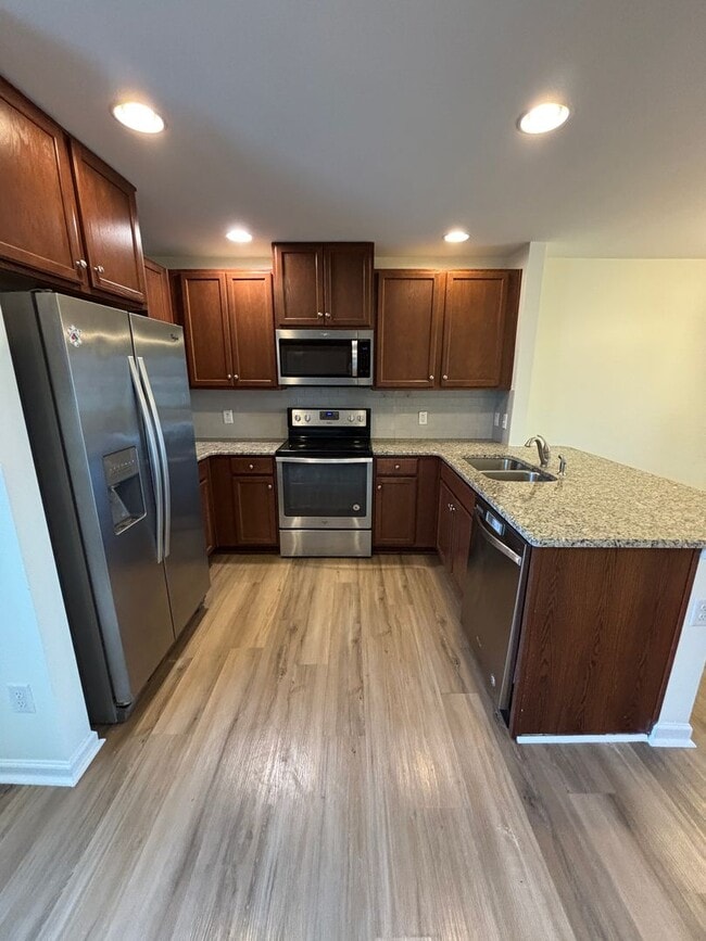 Photo - 1804 Riverbirch Ln