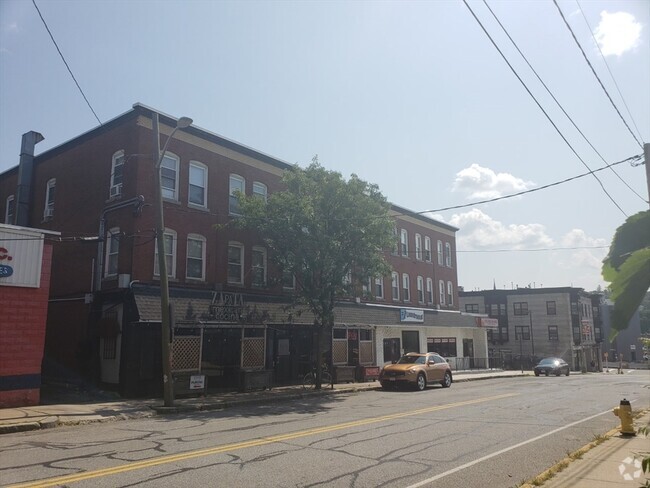 Building Photo - 19 Lunenburg St Unit 10 Rental