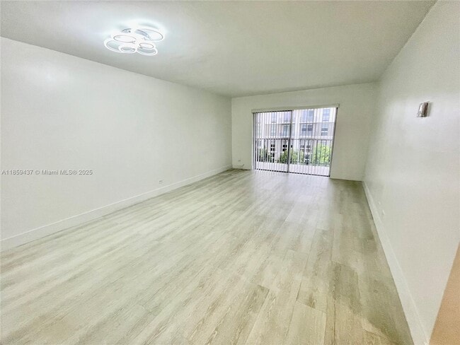 Building Photo - 8101 SW 72nd Ave Unit 417W