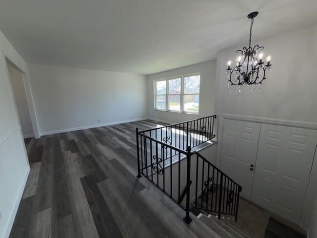 Photo - Spacious 5BR / 2BA in Manchester For Rent
