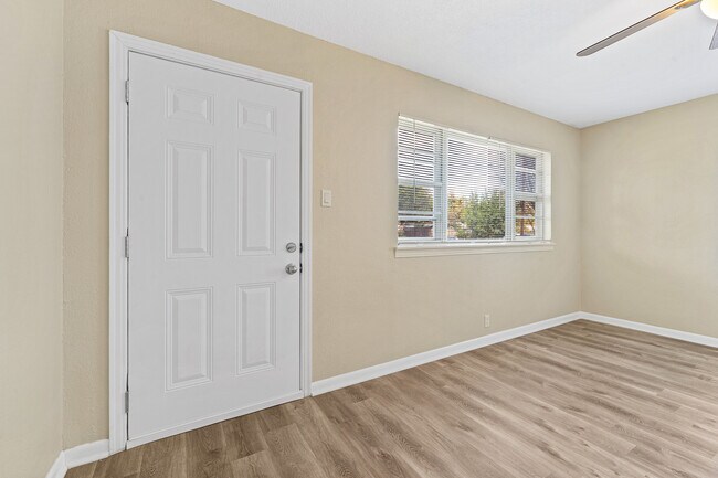 Photo - 3938 S Walters