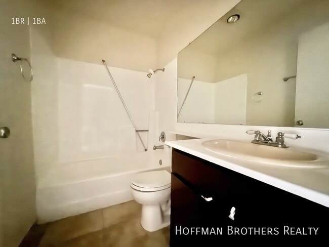 Photo - 8900 Burnet Ave Unidad 124