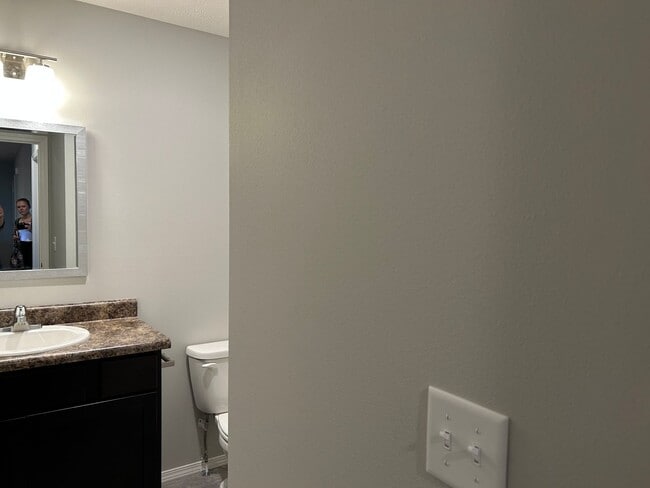 Photo - Newer 3 bedroom duplex - Aurora MO