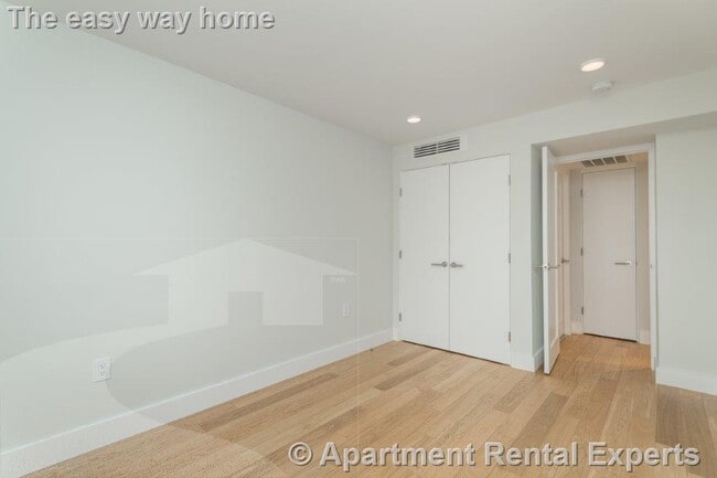 Photo - 334 Harvard St Unit #J6