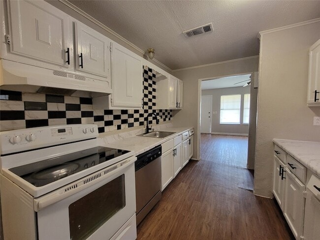 Photo - 1552 Cheyenne Rd