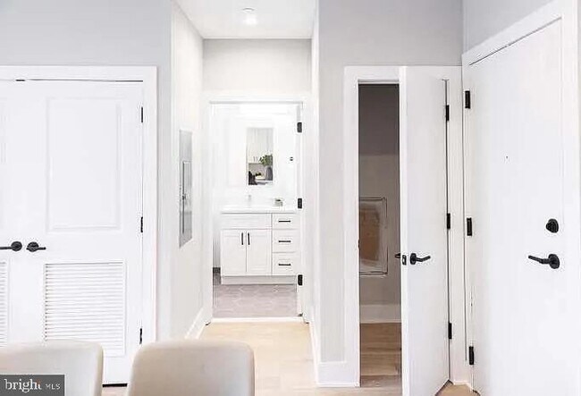 1016 17th Pl NE Unit 205