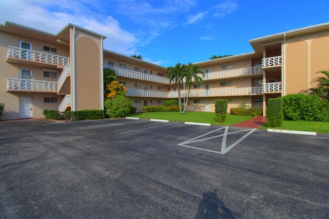Photo - 2721 Garden Dr N Unit 202