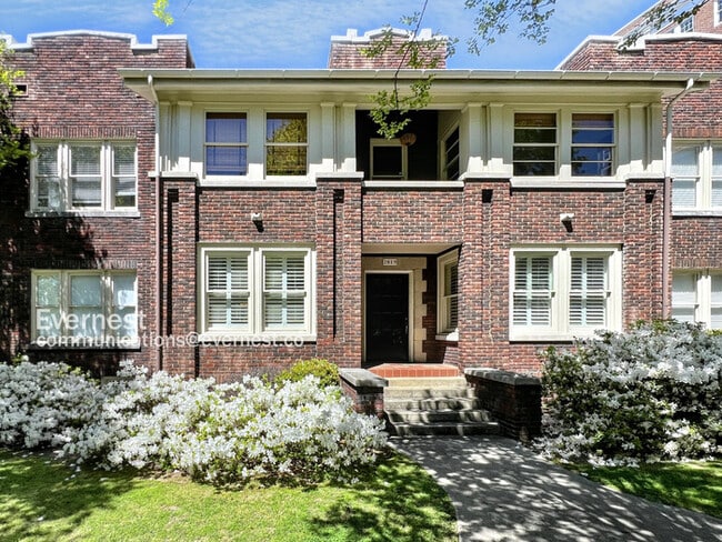 Building Photo - 2819 Highland Ave Rental