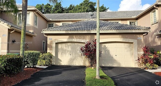 Building Photo - 2058 Madeira Dr Rental