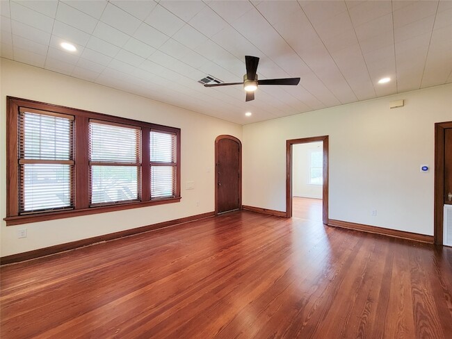 Photo - 1502 S Market St