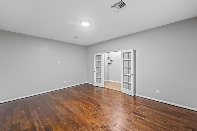 Photo - 815 Messina Ln