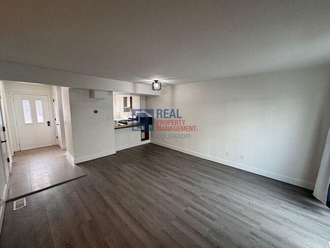 Photo - 233 S Nome St