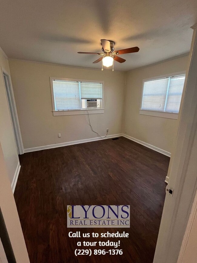 Photo - 615 E Brookwood Dr