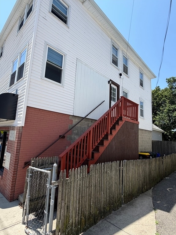 Photo - 210 Robeson St Unit 2