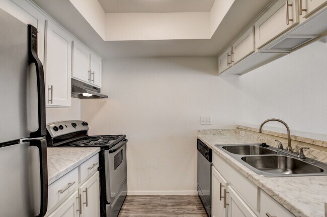 Oaks Apartments