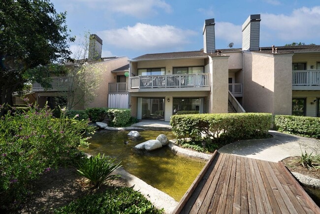 Photo - Remodeled, ground level, 1 bedroom, 1 bath condo in Lakeside Garden Grove Community Unit E