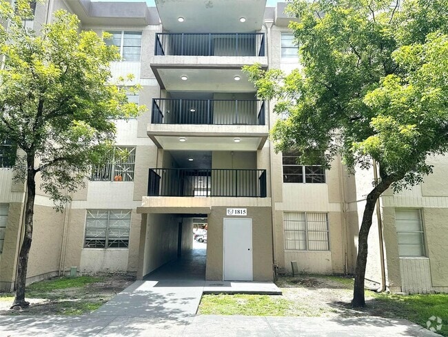 Building Photo - 1815 W 56th St Unit 303 Rental